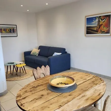 3 Pièces Proche De La Et Centre Avec Parking Privatif Appartamento